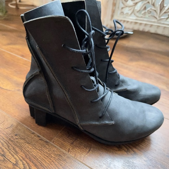 Trippen Shoes - Trippen Leather Ankle Boots Women’s 40 9
